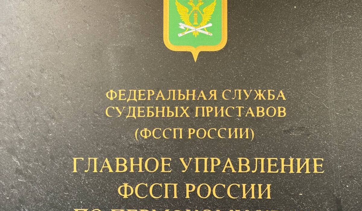 Автобус в Перми проехал на красный свет и врезался в легковушку 