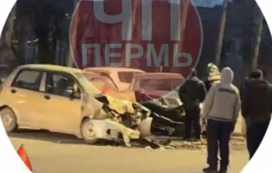 На улице Карпинского в Перми в ДТП пострадал водитель
