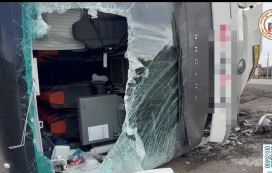 В ДТП с перевернувшимся автобусом в Прикамье пострадали 12 человек