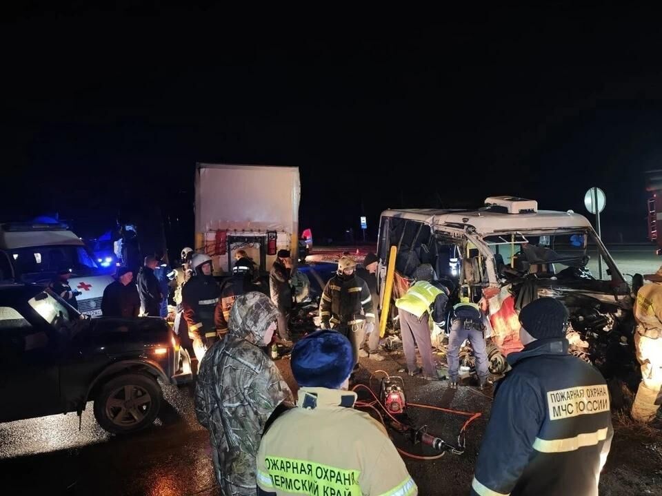 По делу о гибели семи человек в ДТП в Пермском крае назначены экспертизы