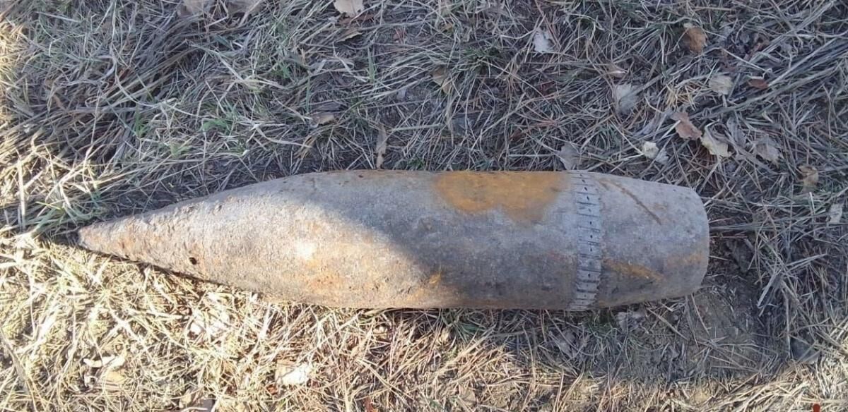 В Прикамье рыбак нашёл на берегу Камы артиллерийский снаряд