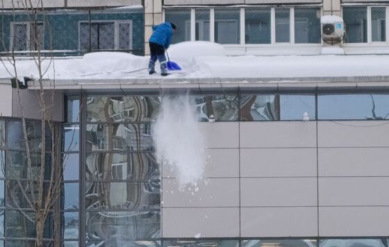 Высота сугробов в Перми достигла 73 см