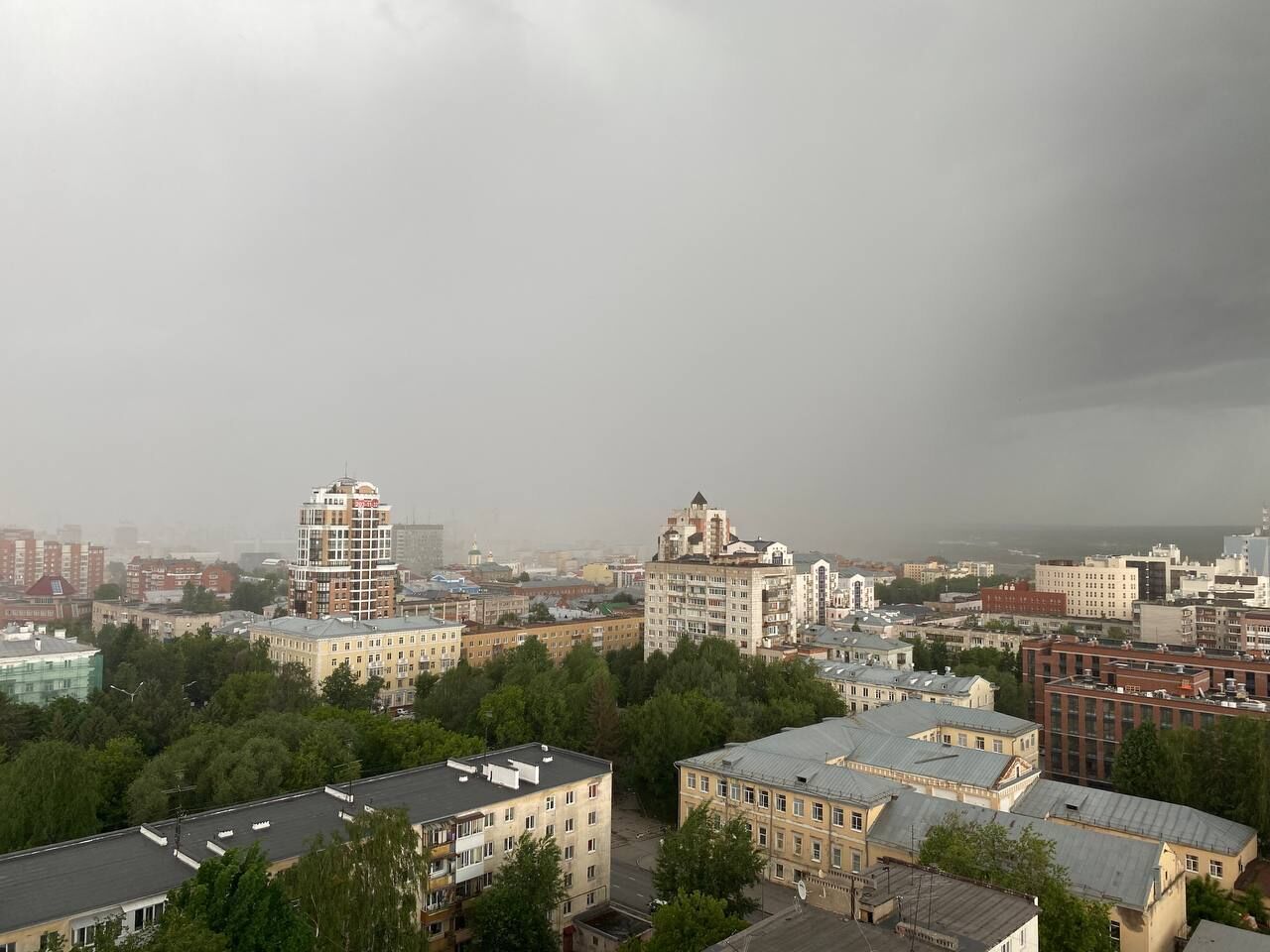 На Пермский край надвигаются ливни и шквальный ветер  