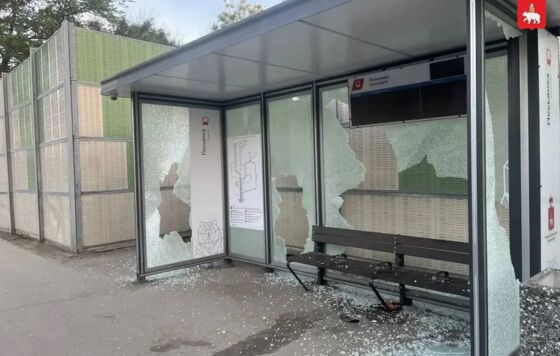В Перми вандалы разгромили три остановки