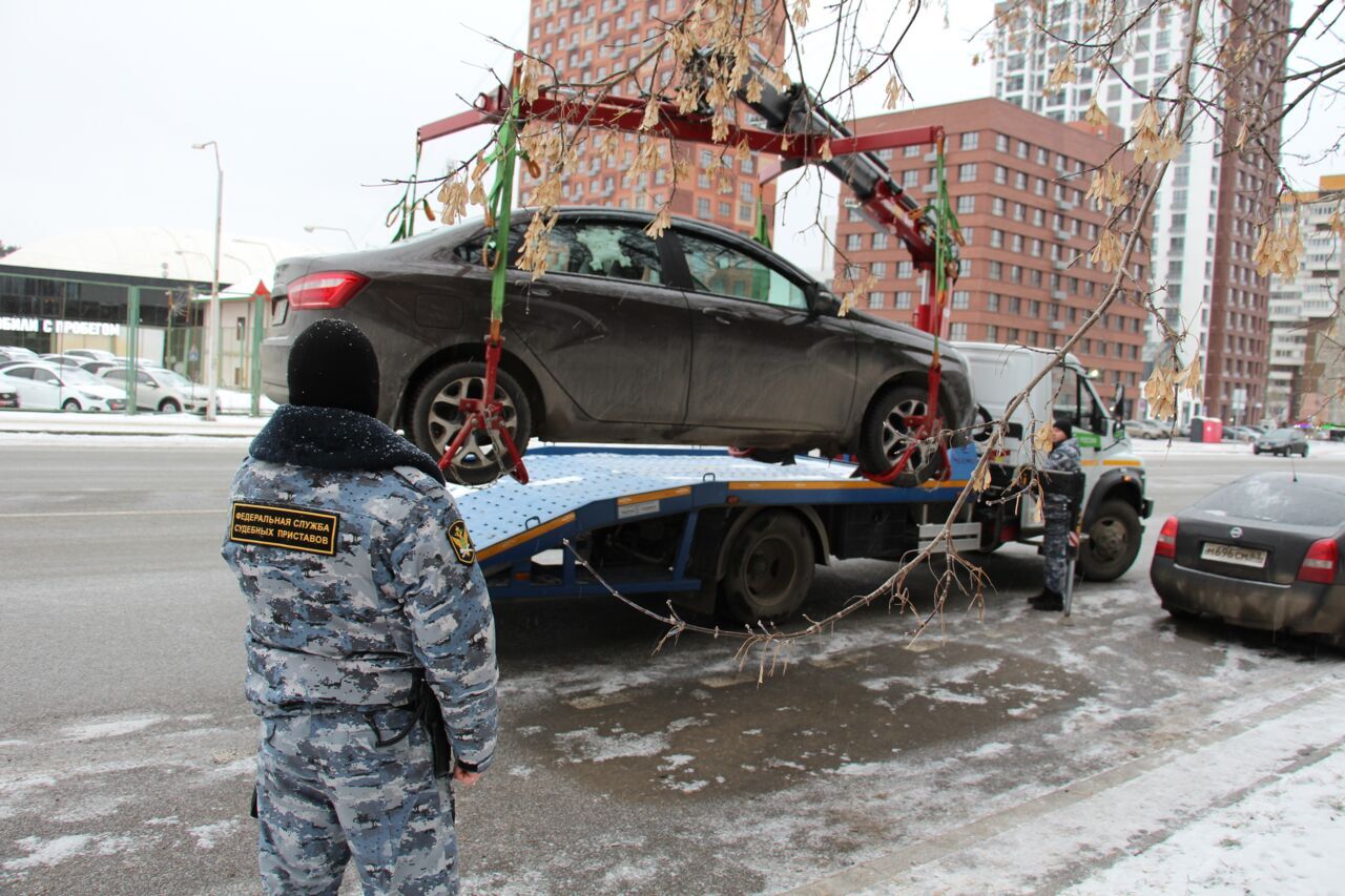 ​Приставы Прикамья в 2025 году за долги арестовали более тысячи автомобилей