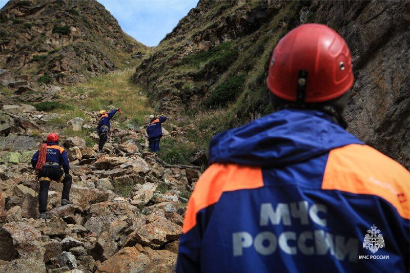 Сын прикамской альпинистки, застрявшей на Пике Победы, обратился к властям с просьбой о спасении