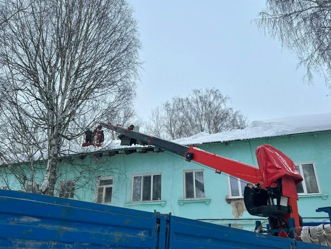 ​Возбуждено уголовное дело из-за обрушения крыши дома в Прикамье