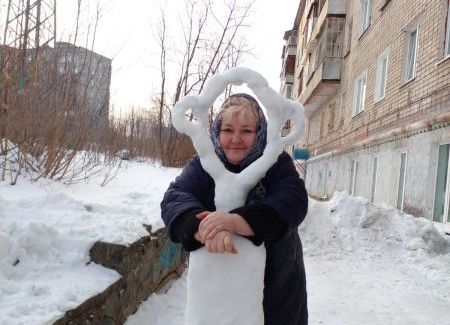 Жители Перми смастерили снежную скульптуру «Пермяк – солёные уши»