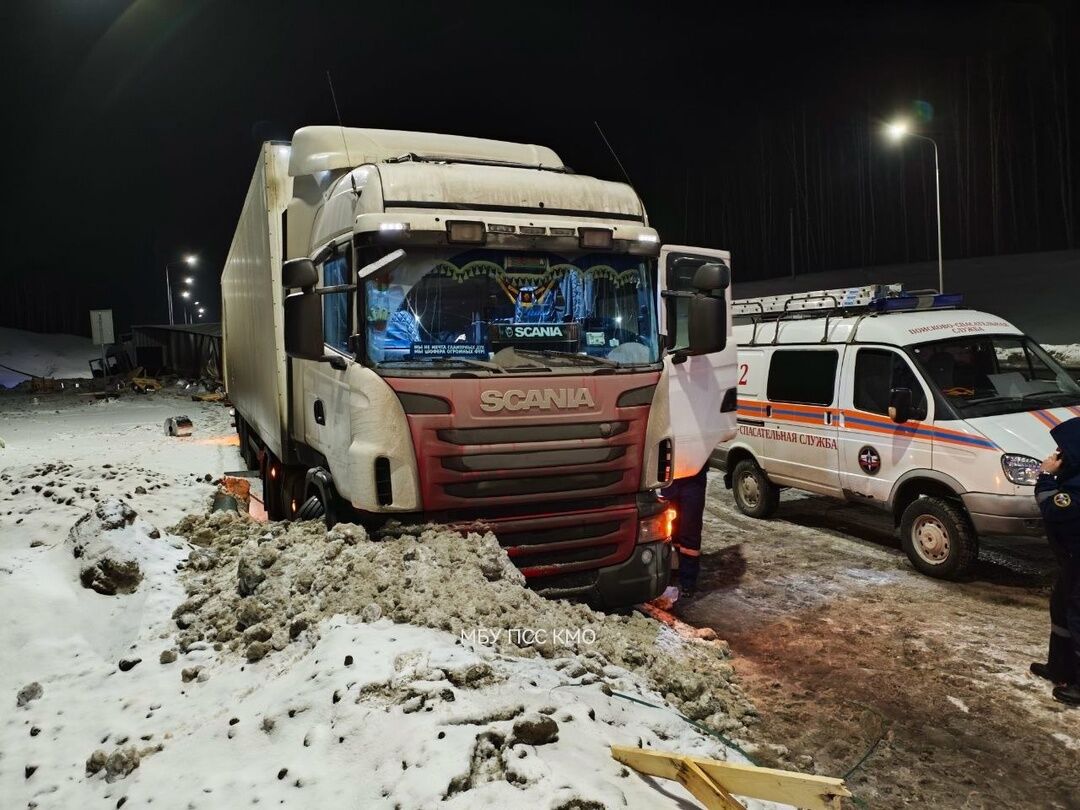 На трассе Пермь—Екатеринбург столкнулись два большегруза
