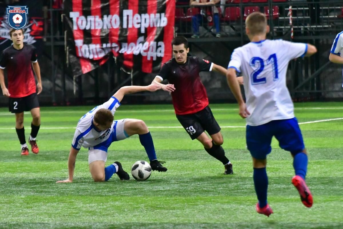 «Амкар» берет вверх над СШОР «Звезда»