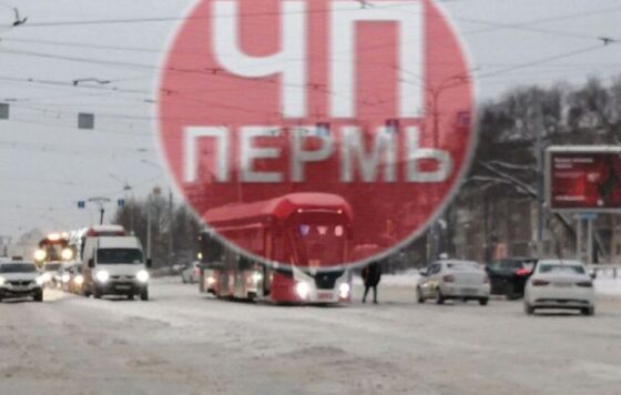 В Перми рядом с Цирком трамвай сошёл с рельсов  