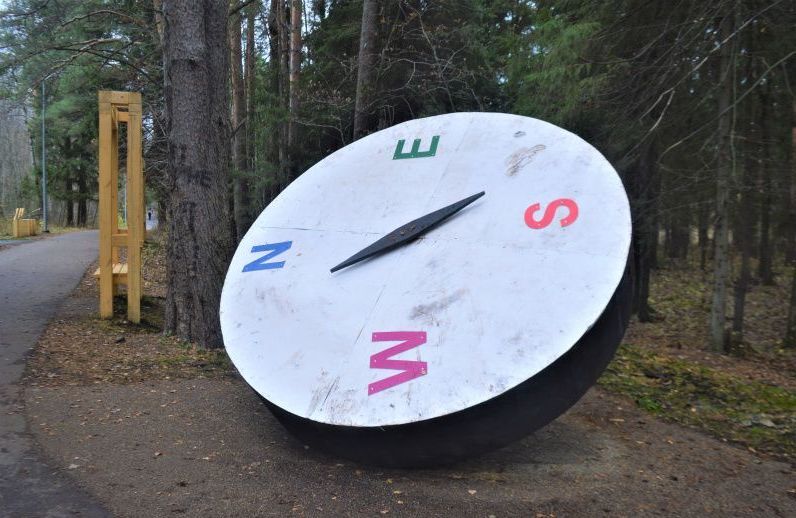 В Перми появился памятник компасу