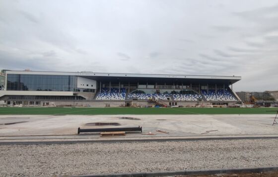 На обновлённом стадионе «Юность» в Перми установили медиафасад