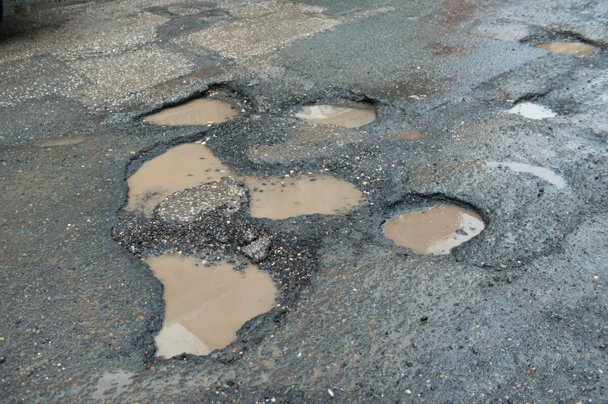 Главе Перми внесли представление за ненадлежащее содержание путепровода 